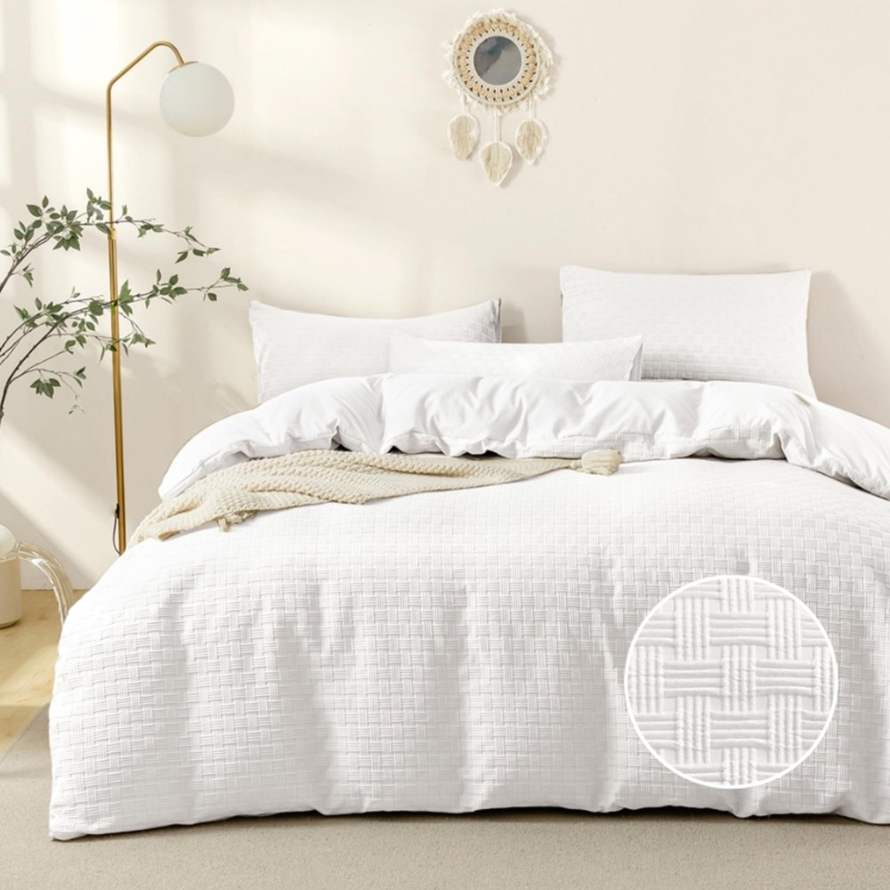 Elegant White Bedding Set